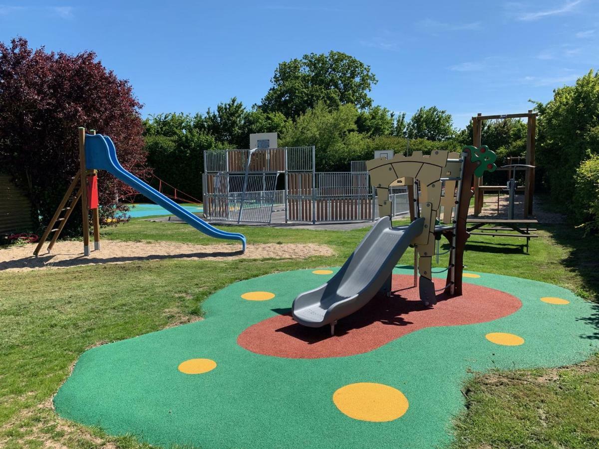 Camping Le Rouge Gorge **** 10' Puy Du Fou Saint-Laurent-sur-Sèvre Esterno foto